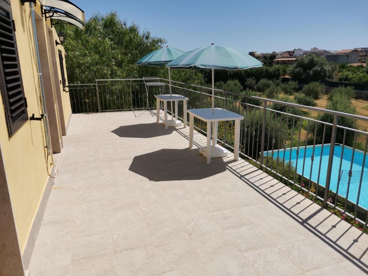 Villa Sole - Finaiti - Appartamento Per Turisti Флоридия Экстерьер фото