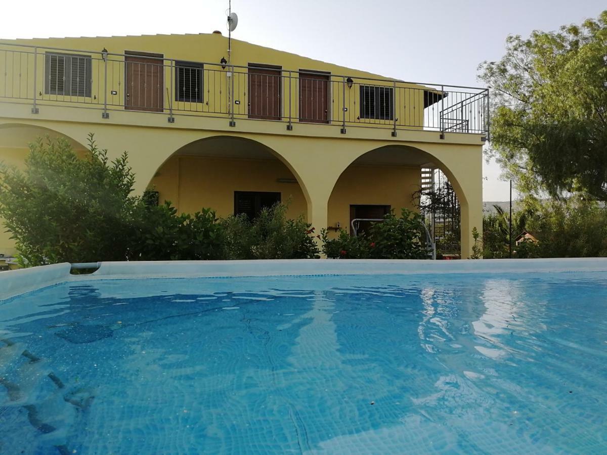 Villa Sole - Finaiti - Appartamento Per Turisti Флоридия Экстерьер фото