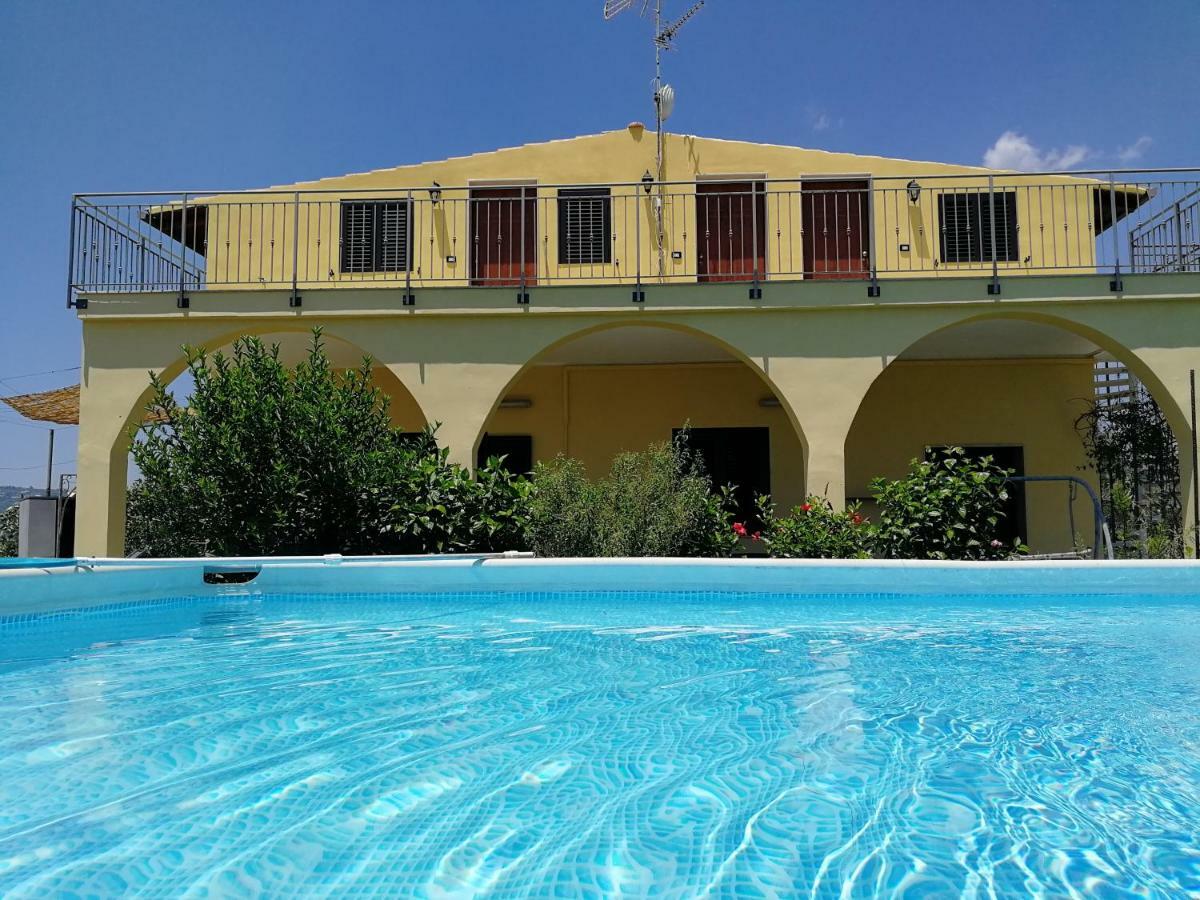 Villa Sole - Finaiti - Appartamento Per Turisti Флоридия Экстерьер фото