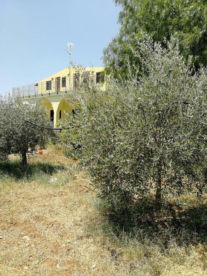 Villa Sole - Finaiti - Appartamento Per Turisti Флоридия Экстерьер фото