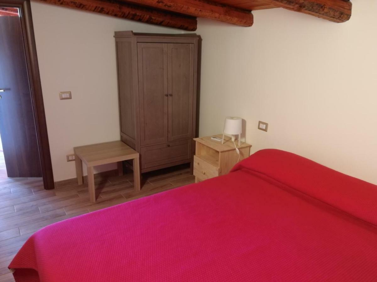 Villa Sole - Finaiti - Appartamento Per Turisti Флоридия Экстерьер фото