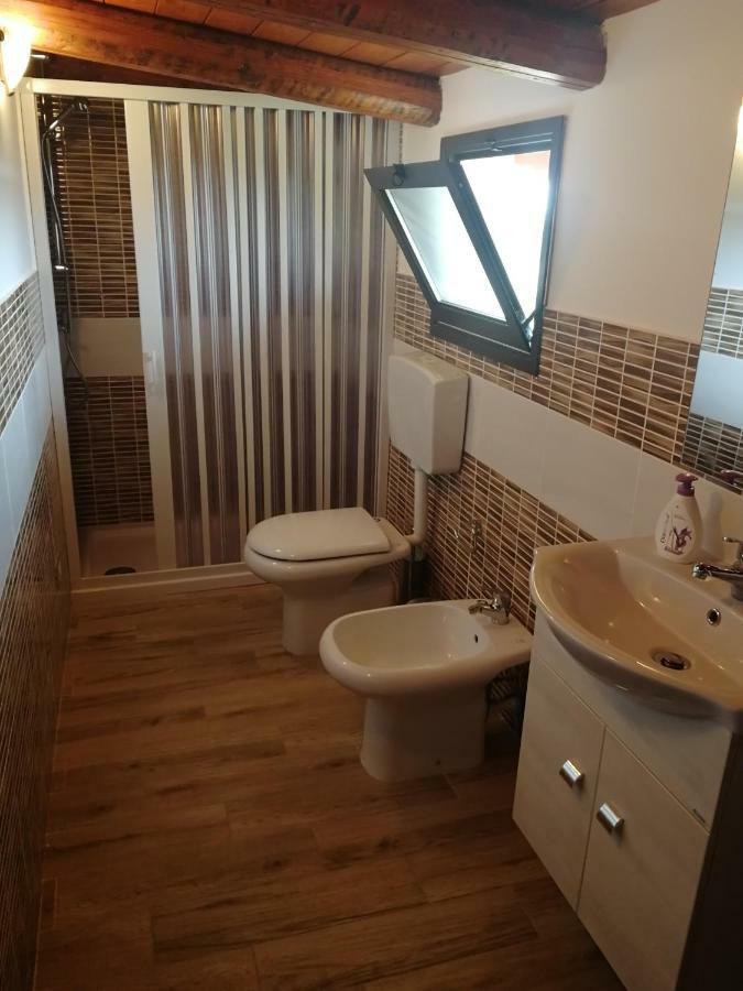Villa Sole - Finaiti - Appartamento Per Turisti Флоридия Экстерьер фото